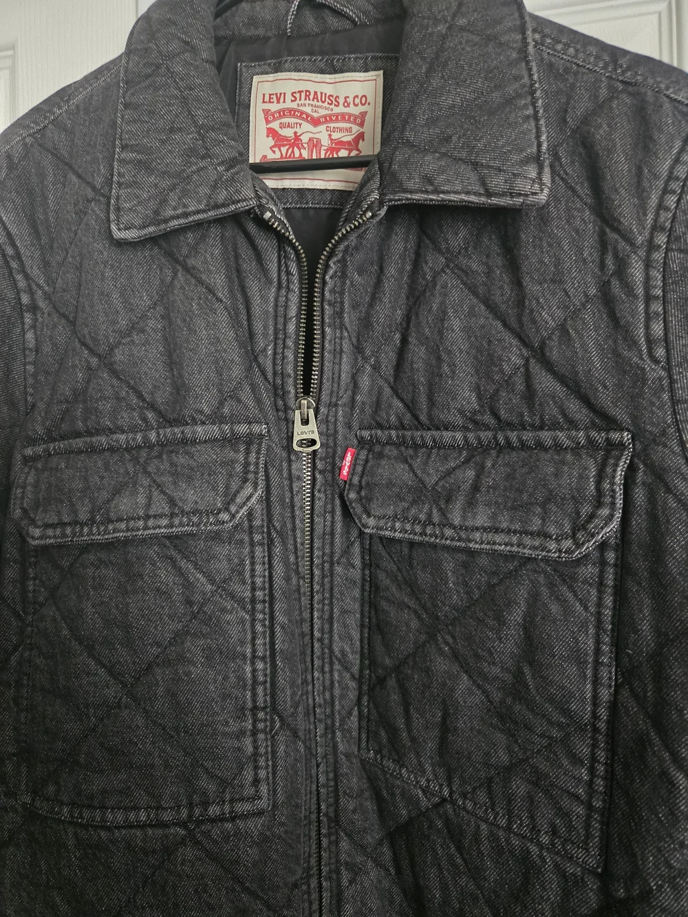 Levi's Men's Quilted Zip-Front Jacket in Charcoal Black - Picture 2 of 14